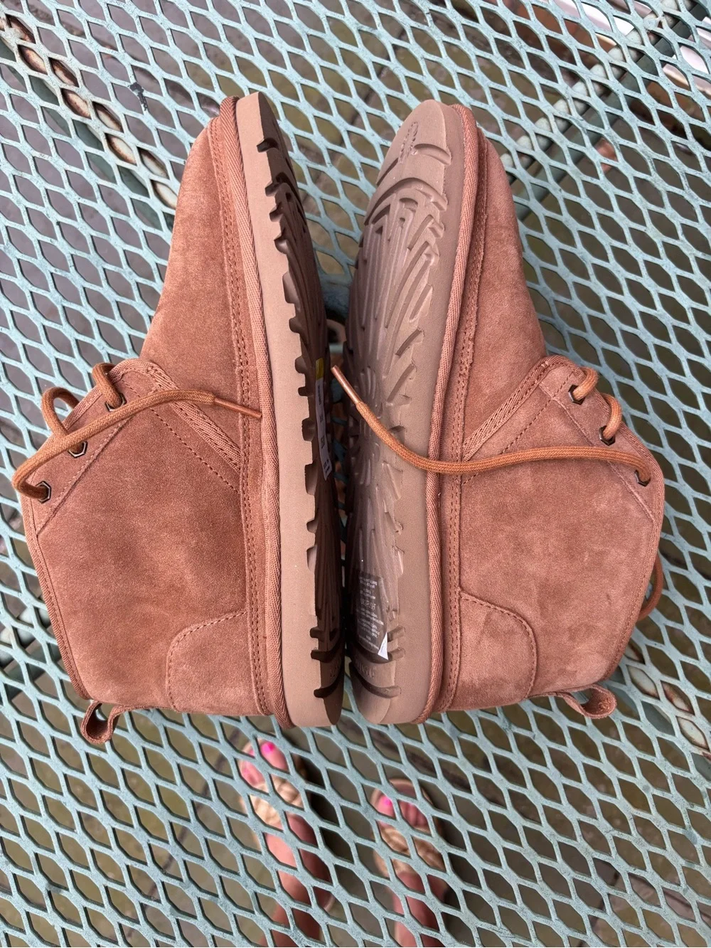 NWOB UGG Neumel Boots Chestnut Brown Suede women  size 9